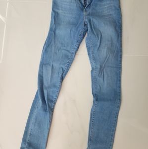 Levi's style 710 in size 29